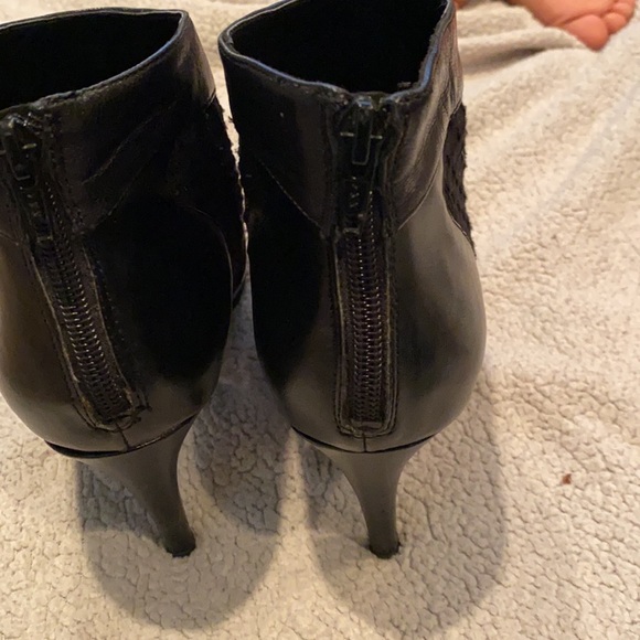 Black booties with back zipper - Picture 4 of 6